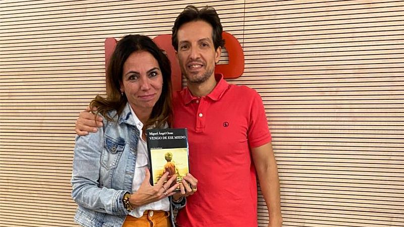 Libros de arena - Miguel Angel Oeste y 'Vengo de ese miedo' - Escuchar ahora