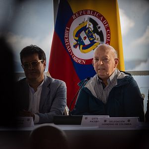 Cinco continentes - Cinco Continentes - Petro busca la paz con el ELN - Escuchar ahora