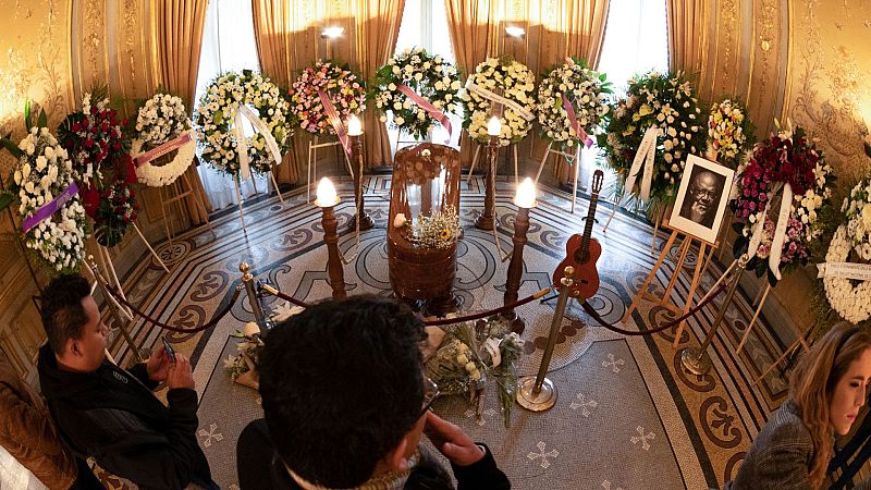 El ojo crítico - La capilla ardiente de Pablo Milanés - Escuchar ahora