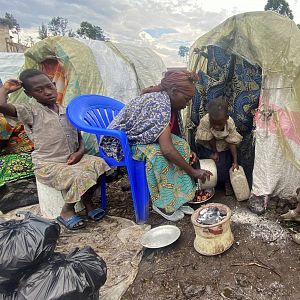 Reportajes 5 continentes - Reportajes 5 continentes - Hasta 300.000 desplazados por la violencia en el este de la R.D. del Congo - Escuchar ahora