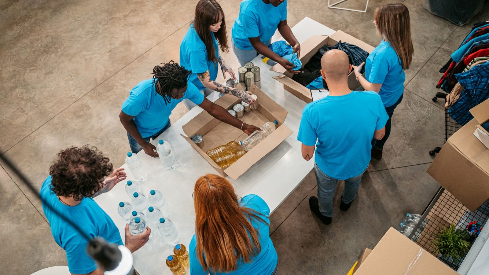 Más cerca - La solidaridad aumenta y se rejuvenece  - Escuchar ahora 