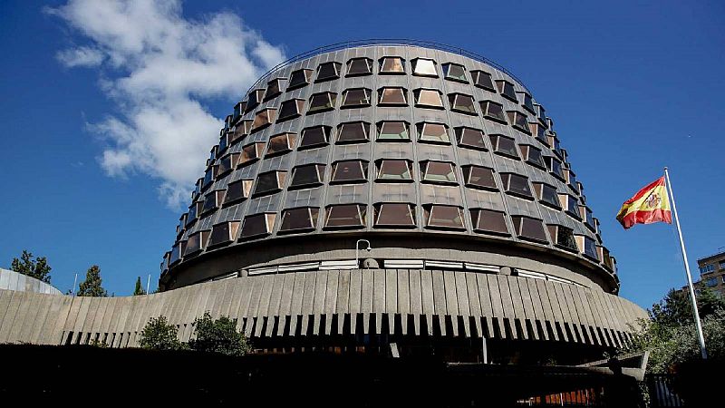 24 horas - Ramón Rodríguez Arribas, vicepresidente emérito del Tribunal Constitucional:  "La mayoría parlamentaria tiene que estar sometida a la Constitución" - Escuchar ahora