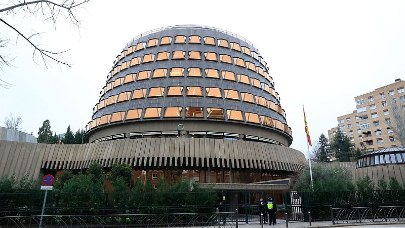 Las Mañanas de RNE con Íñigo Alfonso - Pleno Extraordinario del Tribunal Constitucional: "Todas las instituciones están incumpliendo con la Constitución" - Escuchar ahora