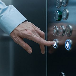 L'ascensor, d'Anna Maria Ricart