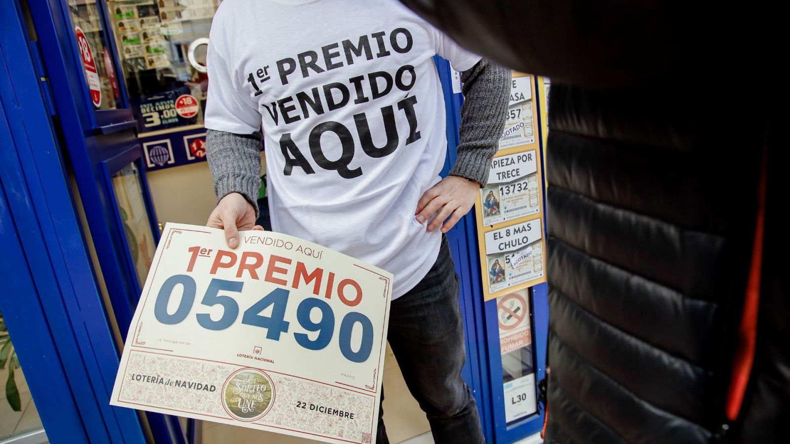 "Hemos repartido premios todos los años y este el gordo" - A media mañana | Escuchar