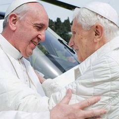 24 horas - "El papado de Benedicto XVI fue explosivo"