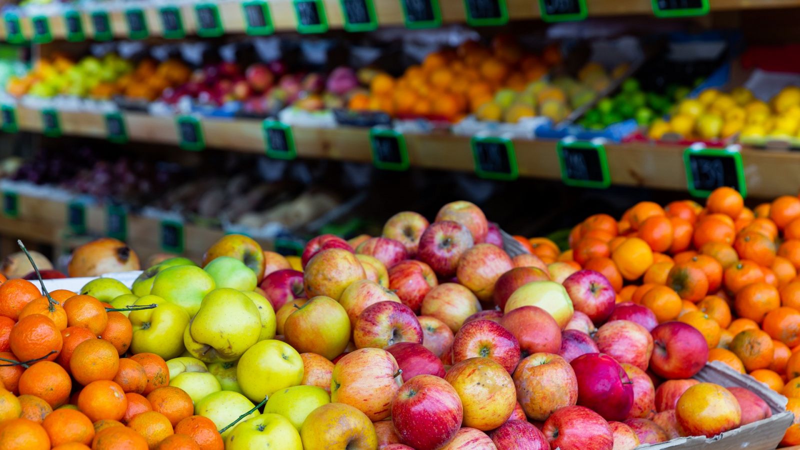 24 horas - El pequeño comercio frente a la rebaja del IVA de los productos básicos - Escuchar ahora