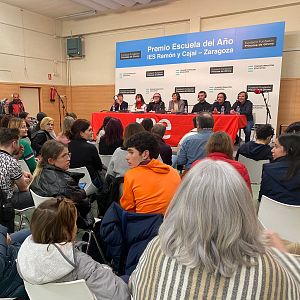 Por tres razones - Por tres razones - ¿Por qué el IES Ramón y Cajal de Zaragoza es el mejor? - Escuchar ahora