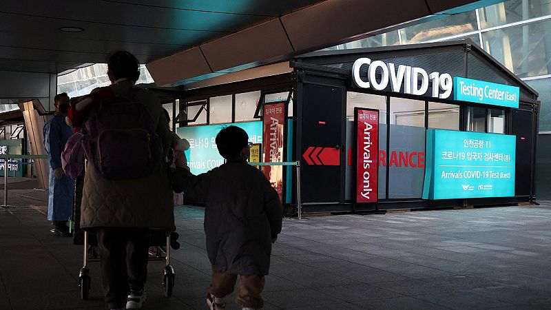 Las Mañanas de RNE con Íñigo Alfonso - Nuevas variantes COVID-19: "Tenemos que estar vigilantes en Europa, pero sin alarmismo" - Escuchar ahora