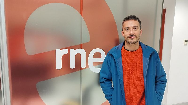 'Bailando hasta el apagón' con Pucho, de Vetusta Morla Las tardes de RNE - 'Bailando hasta el apagón' con Pucho, de Vetusta Morla - Escuchar ahora