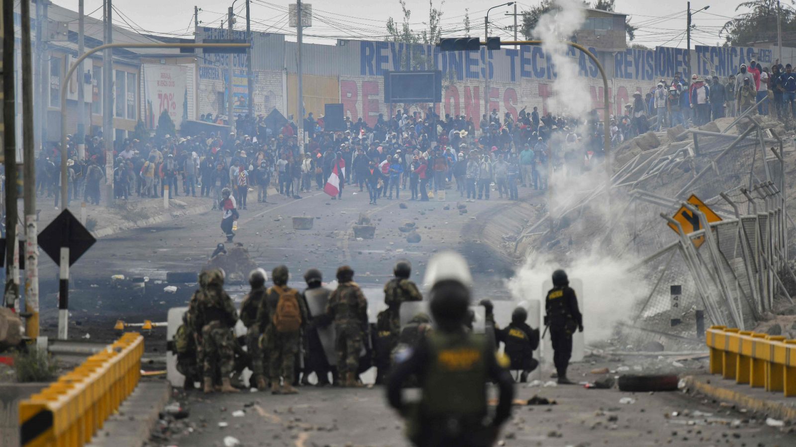 Cinco Continentes - Perú y sus problemas sistémicos - Escuchar ahora