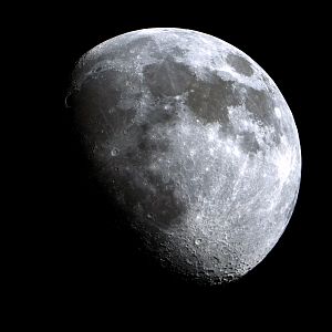Historia y ciencia por un tubo - Ciencia por un tubo - ¿Por qué la luna no se cae sobre nuestras cabezas? - 03/02/2023 - Escuchar ahora