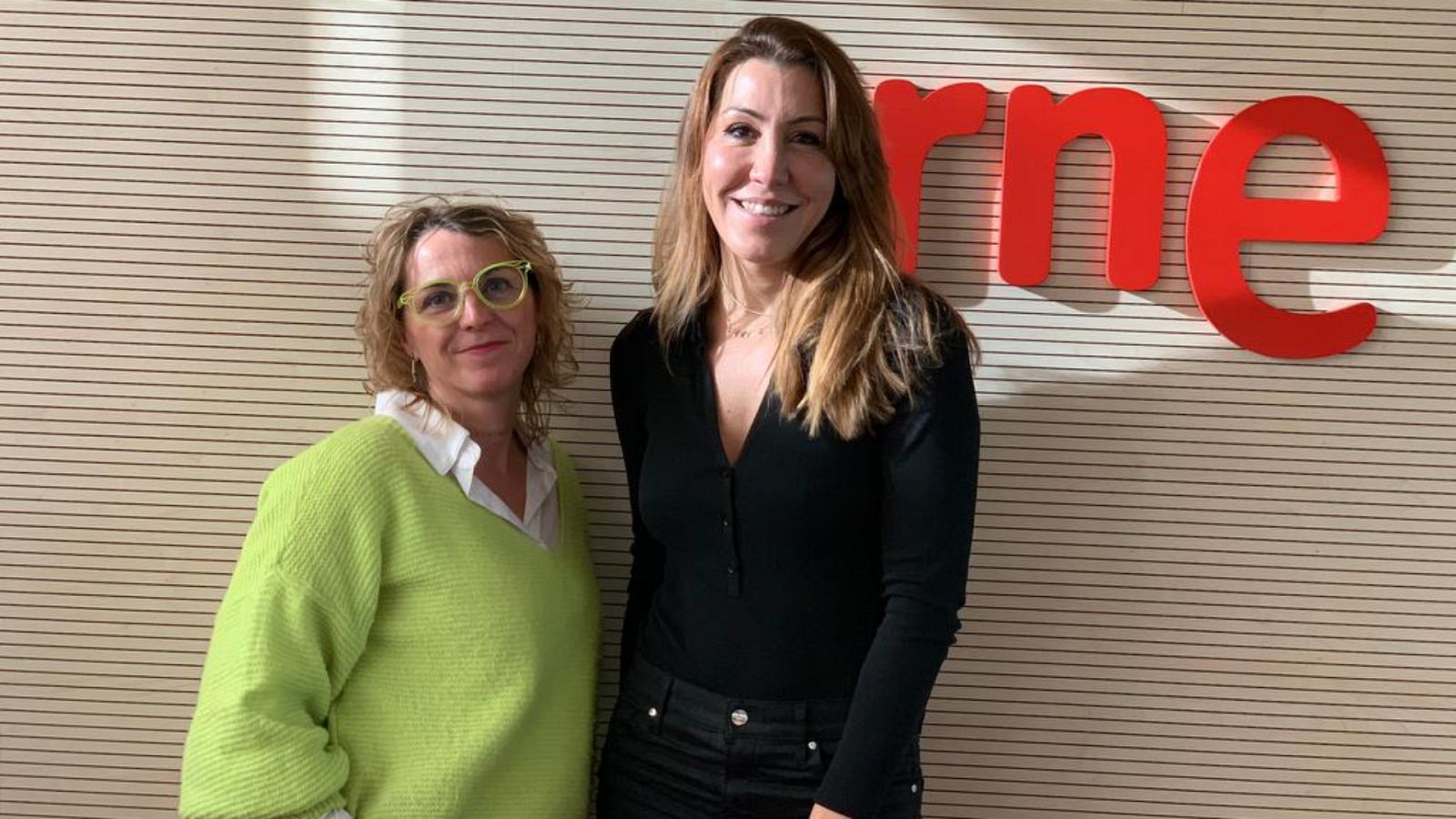 Con ellas Mujeres - Virginia Martín Aliaga: Maquilladora de celebridades en Nueva York - 05/02/2023 - Escuchar ahora