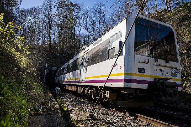 Más cerca -  Sindicatos achacan al presupuesto la dilación de los trenes - Escuchar ahora 