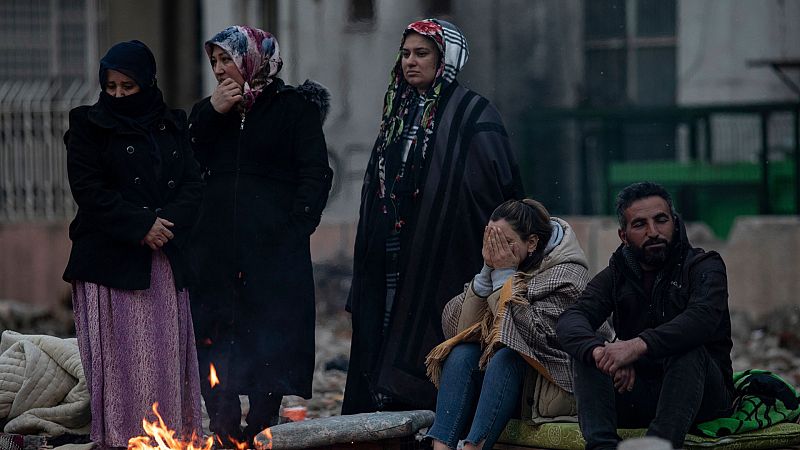 Las Mañanas de RNE - El 70% de la población en Siria ya necesitaba ayuda humanitaria antes del terremoto: "Antes no podían comer, ahora no tienen casa" - Escuchar ahora