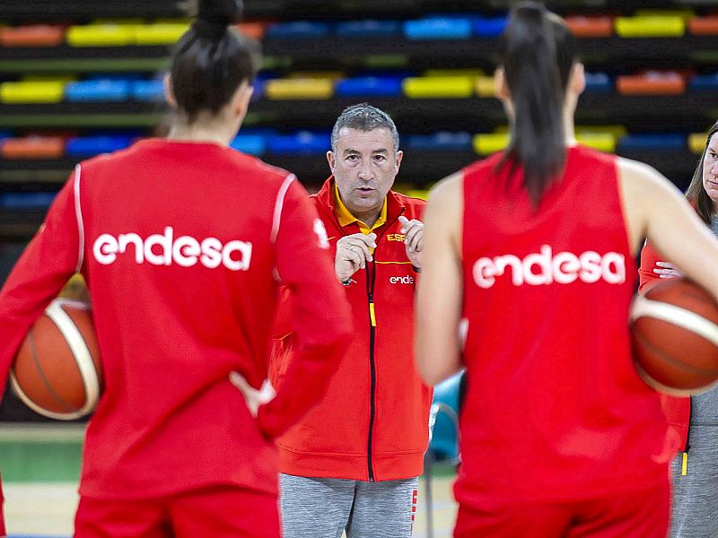 No solo fútbol - Miguel Méndez, el mago de la nueva selección femenina de baloncesto - 11/02/23 - ESCUCHAR AHORA