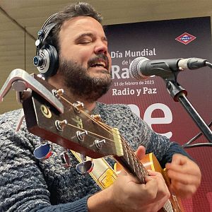 A media mañana - A media mañana - Día Mundial de la Radio y la paz (3) - 13/02/23 - escuchar ahora