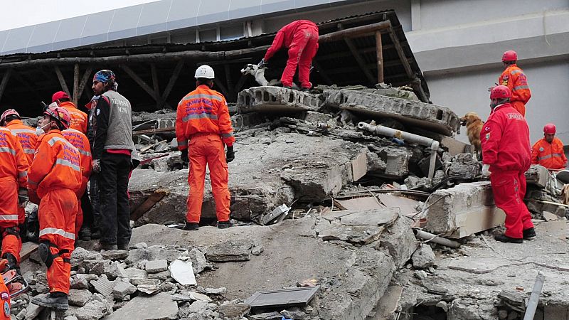 Más cerca - Los niños anónimos de los terremotos de Turquía y Siria - Escuchar ahora 