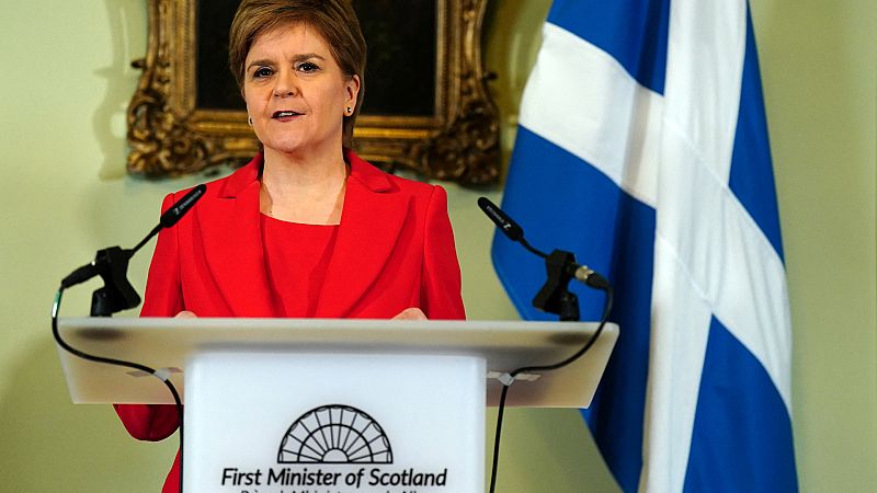 Cinco Continentes - Nicola Sturgeon anuncia su dimisión - Escuchar ahora