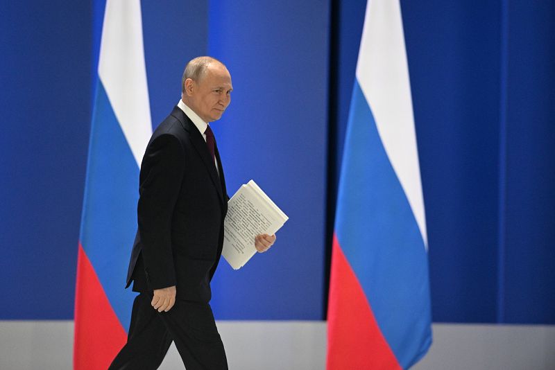 Más cerca - Putin responsabiliza a occidente de la guerra - Escuchar ahora 