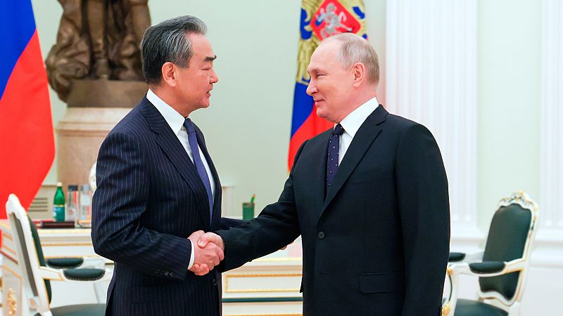 Cinco Continentes - Putin recibe al jefe de la diplomacia china - Escuchar ahora