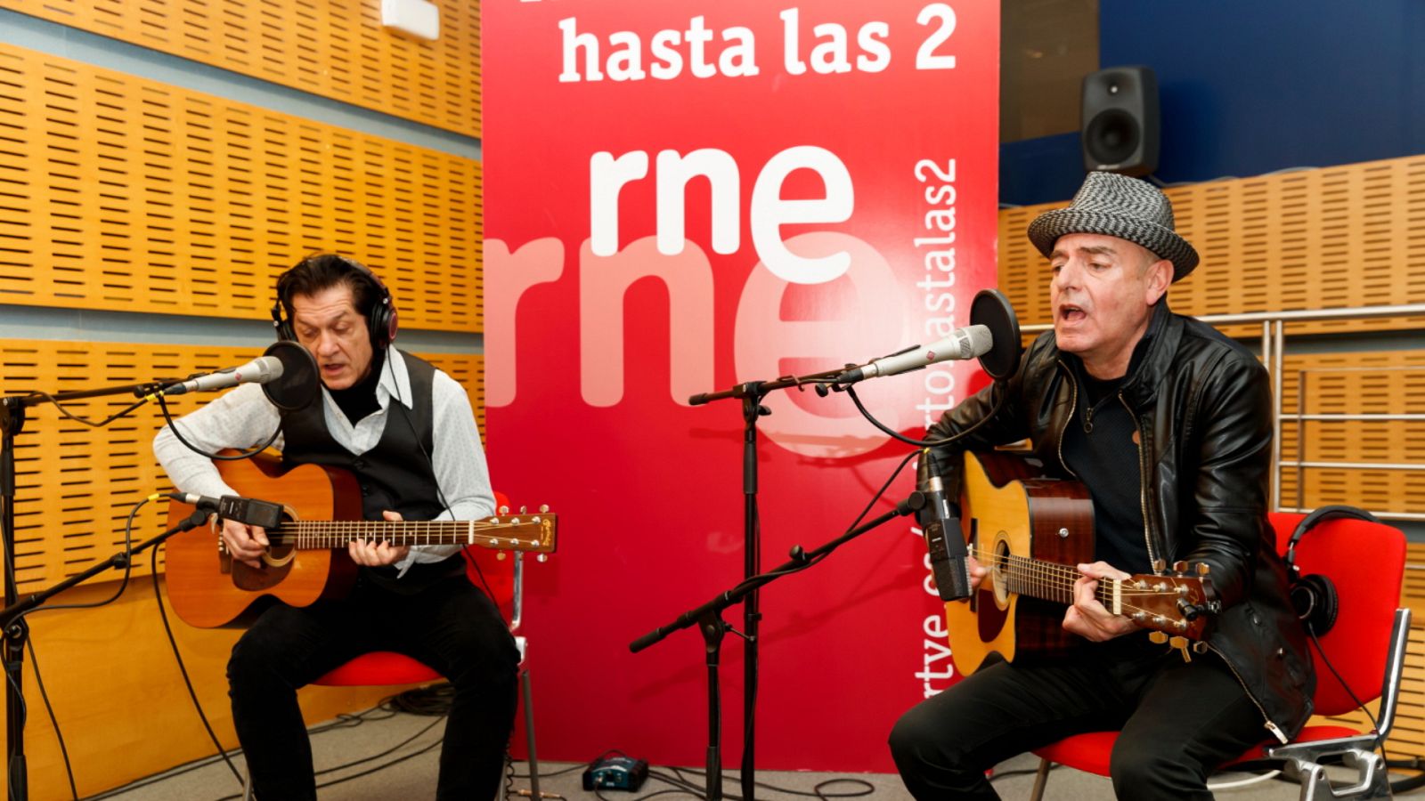 Abierto hasta las 2 - Lagartija Nick 'El perro andaluz' - 26/02/23 - escuchar ahora