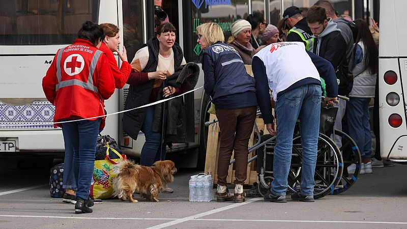 España a las 8 fin de semana - A la crisis humanitaria en Ucrania se une la económica: "Muchísima gente ha perdido sus trabajos y ya no tiene ahorros" - Escuchar ahora