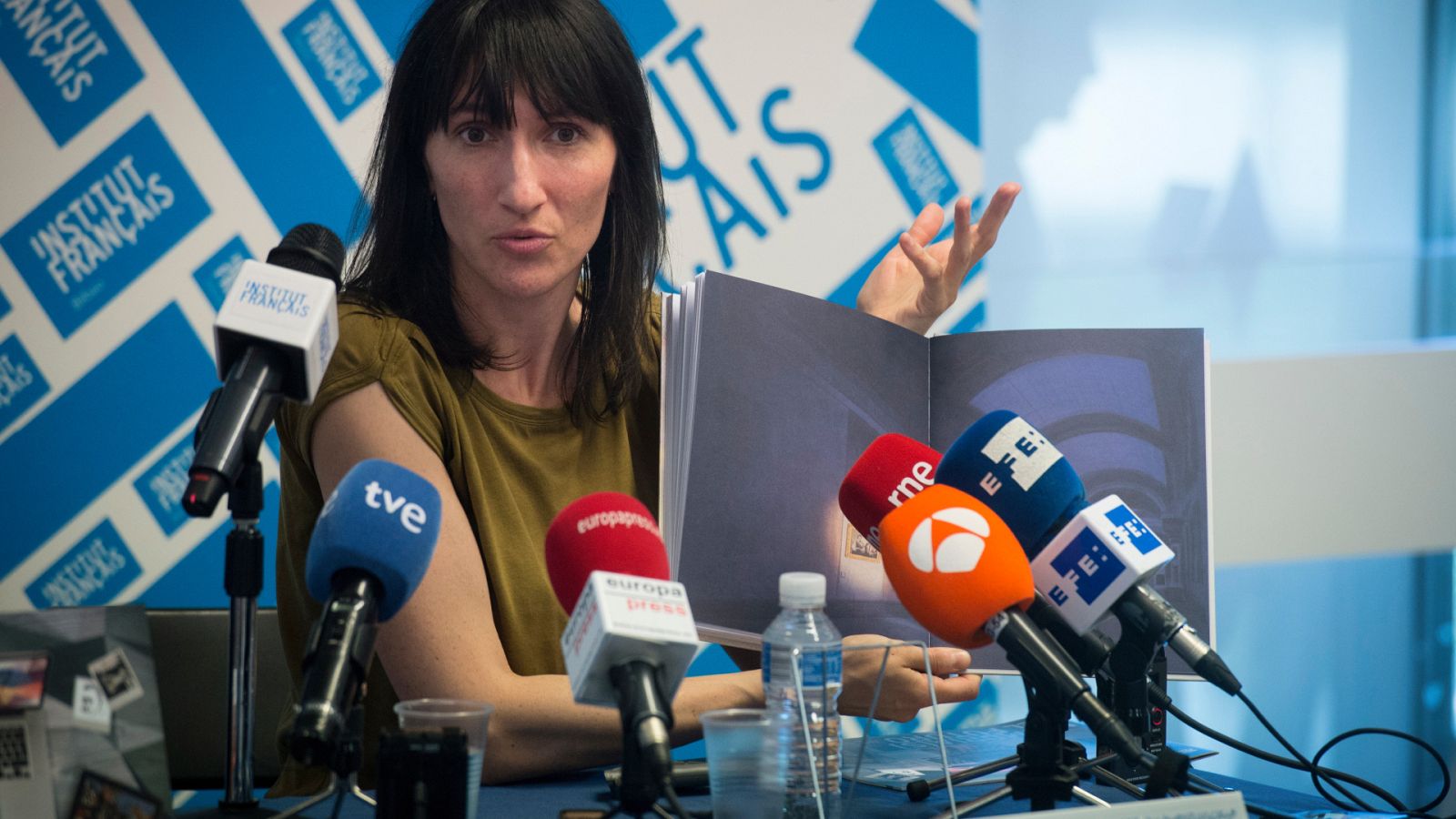 Jardín de quimeras - Catherine  Meurisse, 'La joven y el mar - 02/03/23 - Escuchar ahora