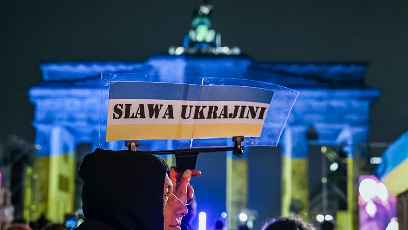 Reportaje 5 continentes - Giro política Alemania en Ucrania - Escuchar ahora