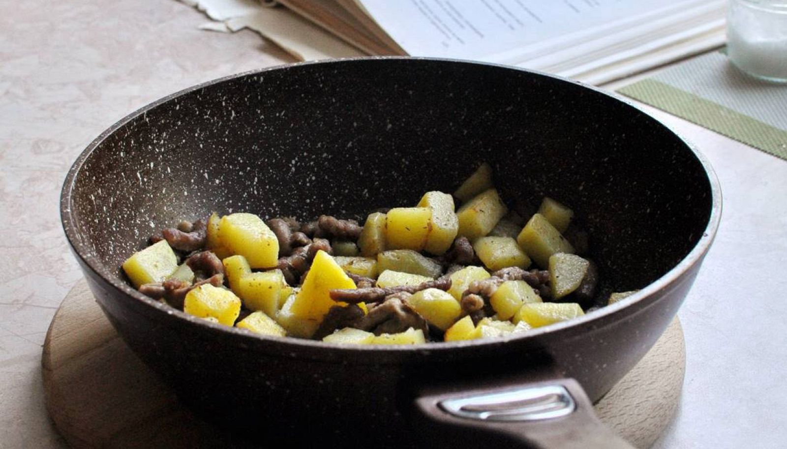 Vida verde - La mayor prohibición masiva de tóxicos de la historia -11/03/23- escuchar ahora