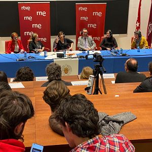 Por tres razones - Por tres razones - 8M 2023: ¿Por qué ellas siguen siendo menos en ciencias? - 08/03/23 - Escuchar ahora
