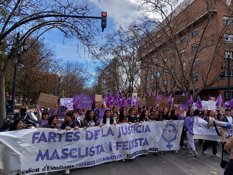 Feminismo en diferentes manifestaciones 08/03/23 - escuchar ahora