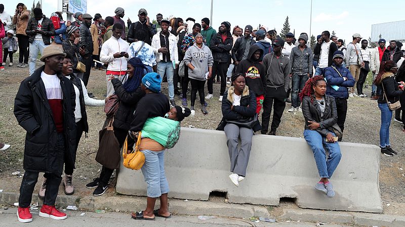 Reportajes 5 Continentes - En Túnez, el presidente desata una ola de racismo - Escuchar ahora