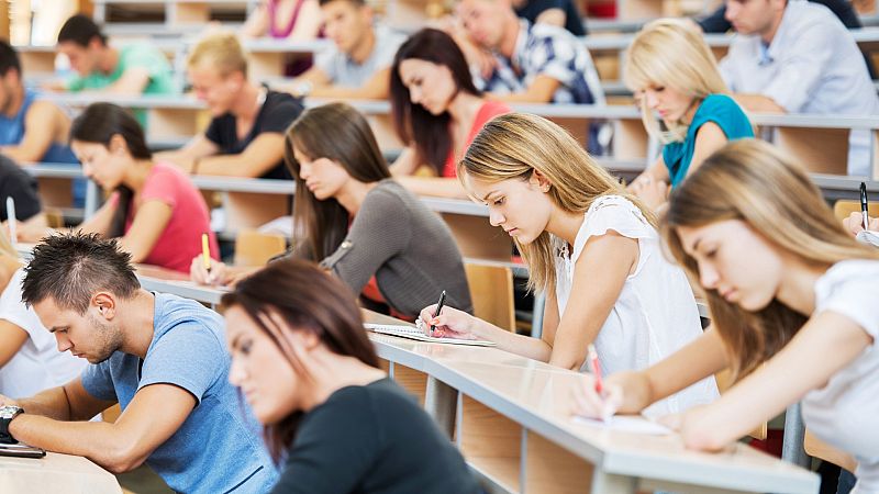 Más cerca - Prueba piloto en toda España de la nueva selectividad - Escuchar ahora