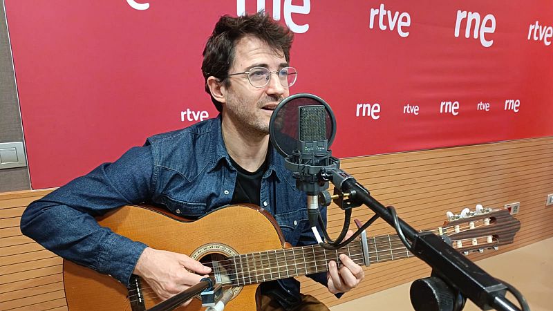 Acústicament- GUILLEM ROMA: crítica, llum i optimisme