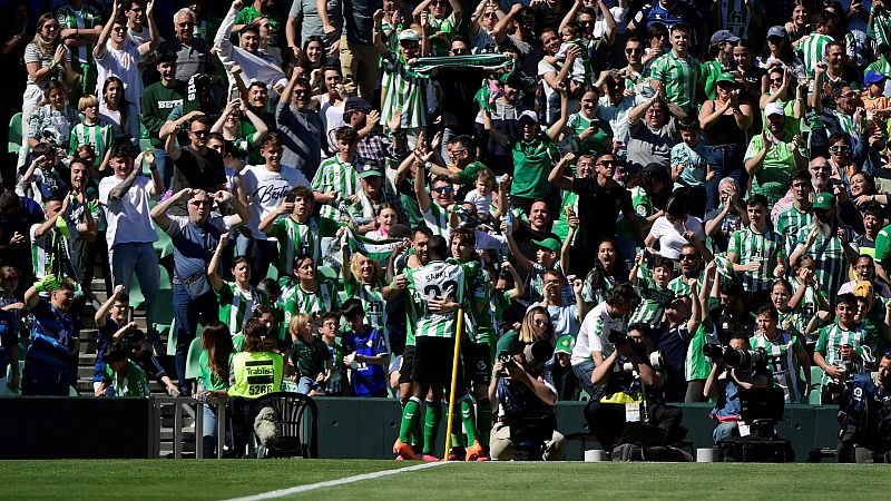 Borja Iglesias: "Ojalá luchemos por entrar en Champions"