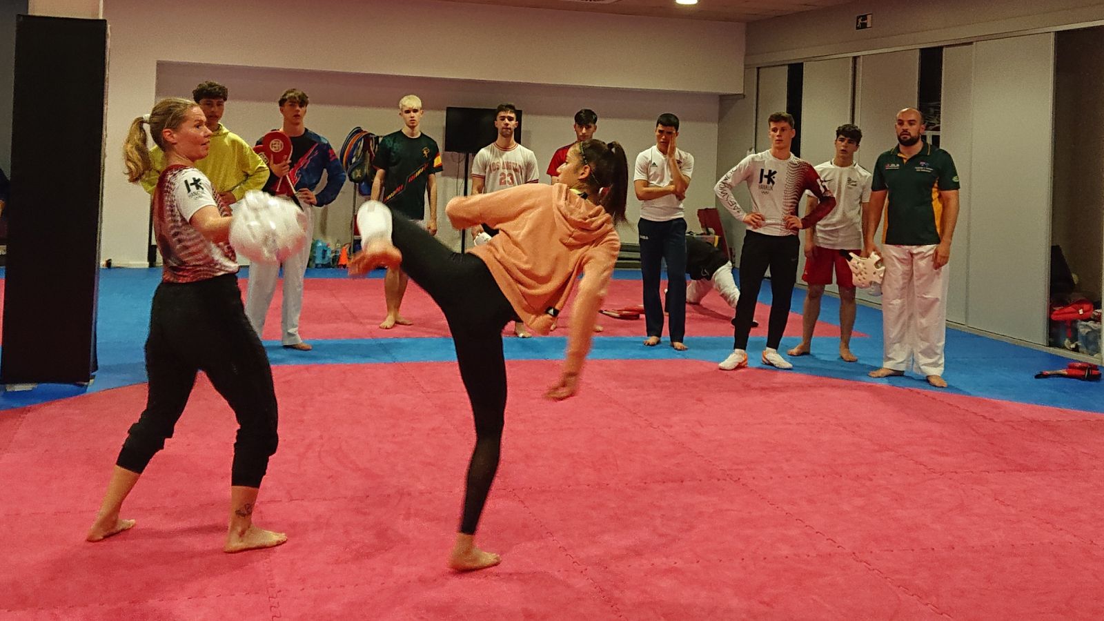 Adriana Cerezo, la plata olímpica no cambia su entorno - Escucha ahora