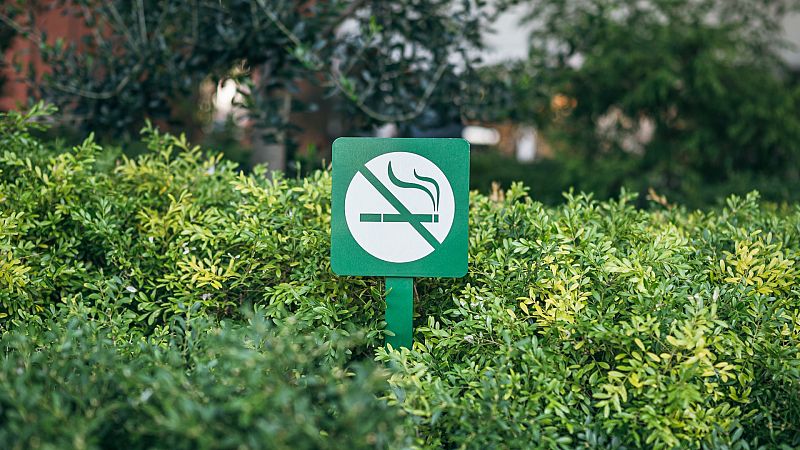 Por tres razones - Acompañamos a Nuria en su intento de dejar de fumar: día 1 - escuchar ahora