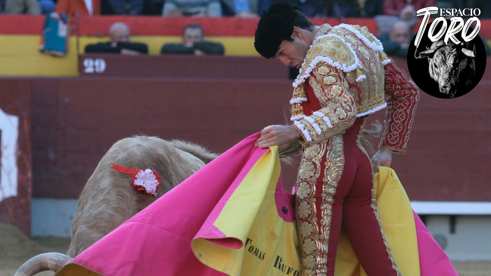 Espacio Toro - Tomás Rufo, Francisco de Manuel y Rafa Serna - Escuchar ahora