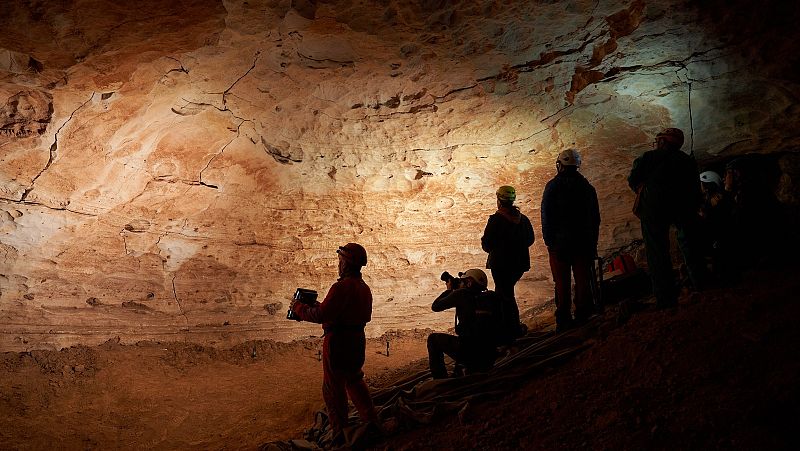 Hallado en Cueva de la Vila un tesoro de arte rupestre - Escuchar ahora