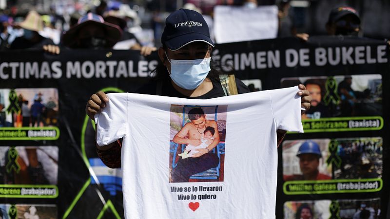 Reportajes 5 continentes - El Salvador: Bukele, Maras y periodismo - Escuchar ahora