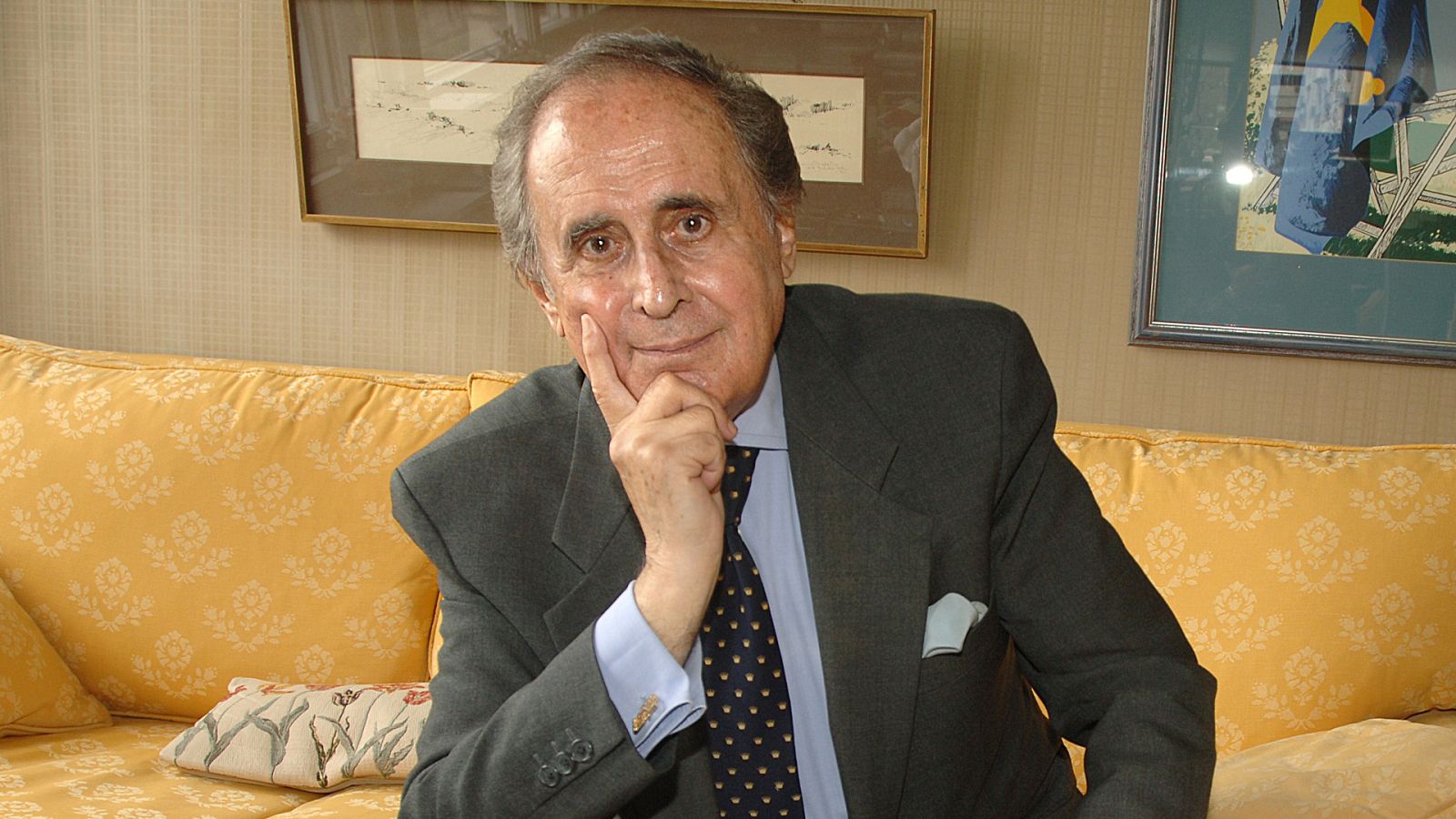 Poesía Exterior - ¿Es todo poeta un monarca de su propio pensamiento? - 06/04/23 - escuchar ahora