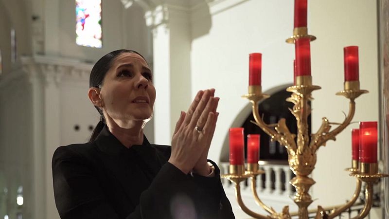 Por tres razones - Diana Navarro: "La saeta es el cante más difícil" - Escuchar ahora