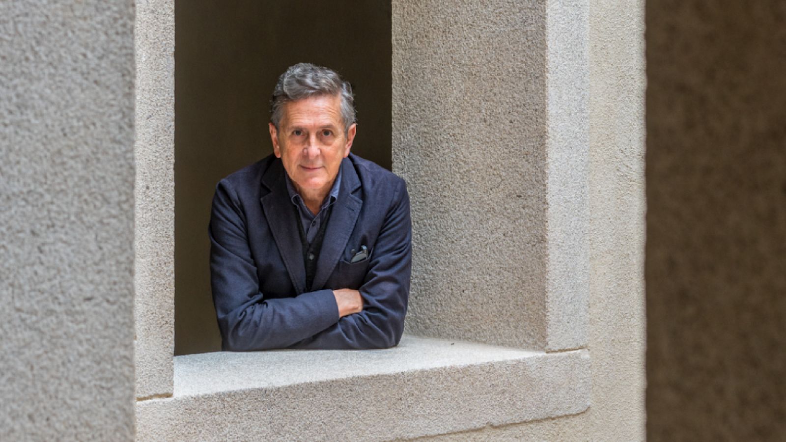 Fluido rosa - Emilio Tuñón, Premio Nacional de Arquitectura y Máquina Orgánica - 10/04/23 - escuchar ahora