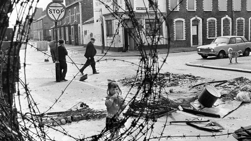 Reportajes 5 continentes - 25 años Acuerdos Viernes Santo - Escuchar ahora