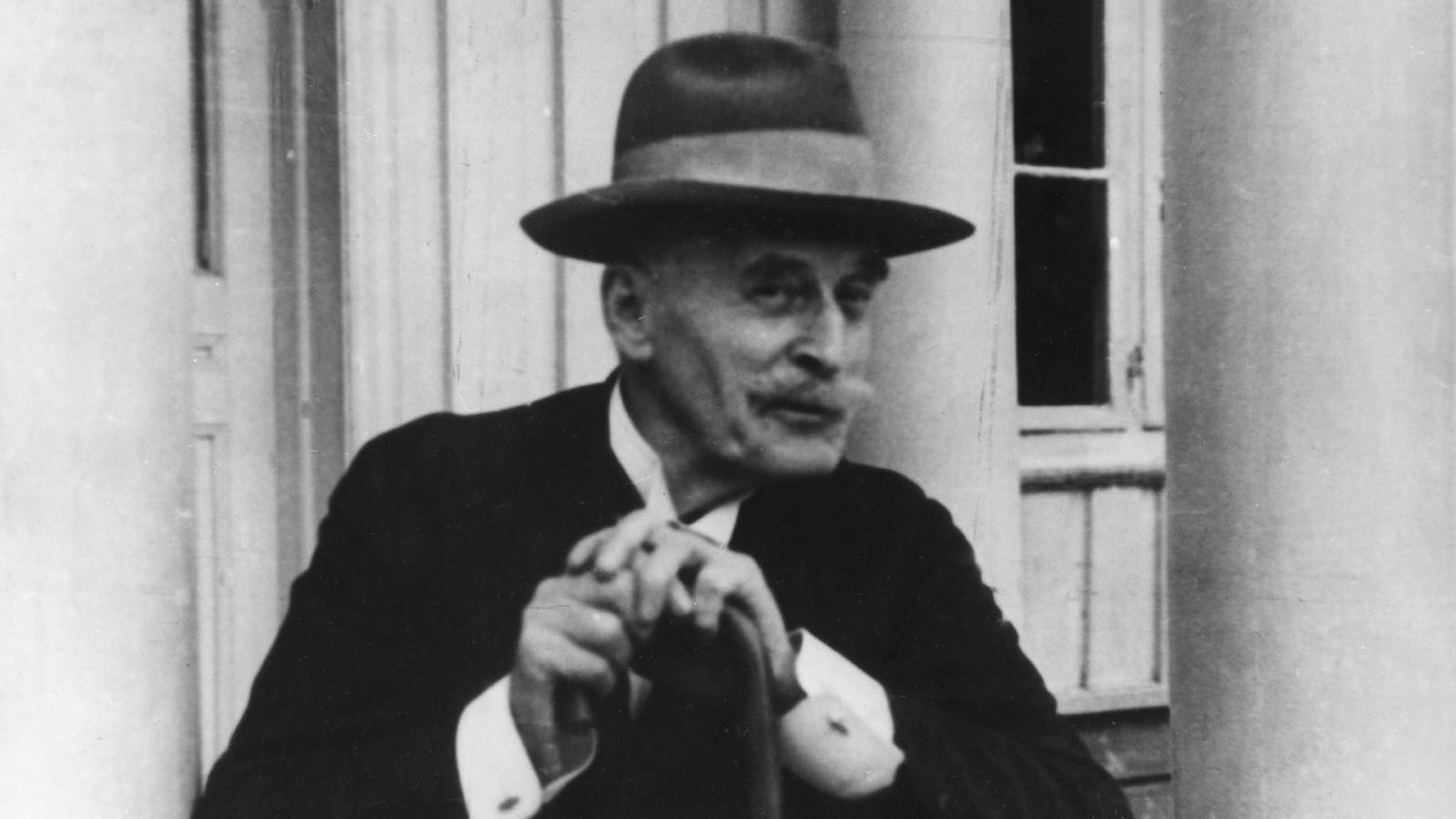 Por las fronteras de Europa - Knut Hamsun: Extranjero de la existencia - Escuchar ahora