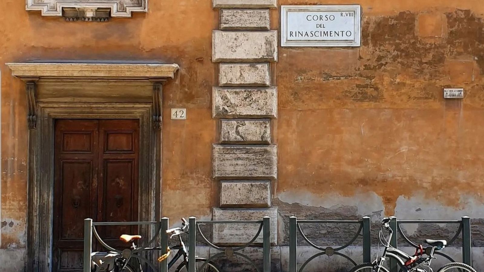 Sexto continente - Los perversos amores italianos de Luis Antonio de Villena - 14/04/23 - escuchar ahora