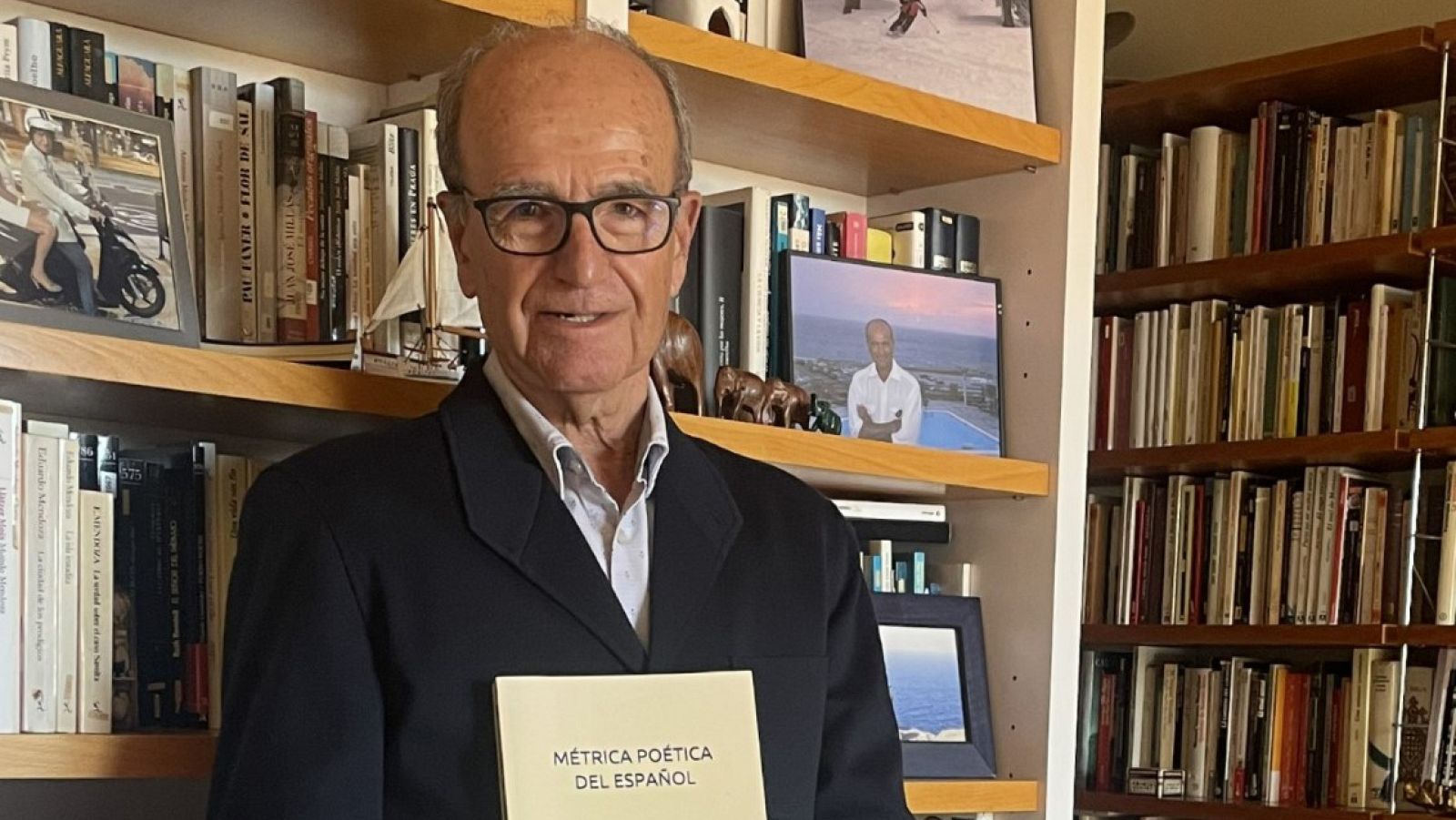 Poesía exterior - Prosa, verso, estrofa, poema, acento y un poeta barcelonés - 20/04/23 - escuchar ahora