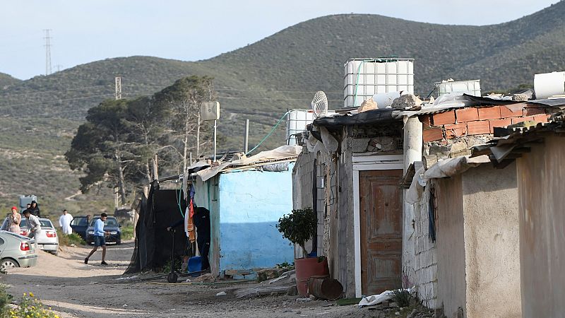 Más cerca - El acceso al padrón, una barrera más para las personas migrantes - Escuchar ahora