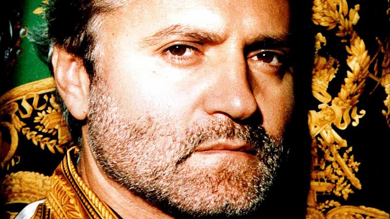 El gallo que no cesa - Ropas y ropajes: La historia de Gianni Versace - Escuchar ahora